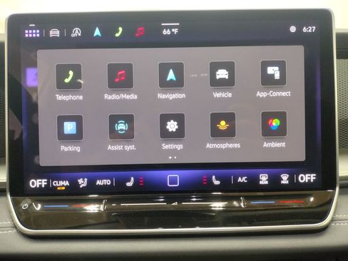 New 2025 Volkswagen Tiguan SE image 29