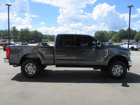 Used 2019 Ford F250 XLT image 4