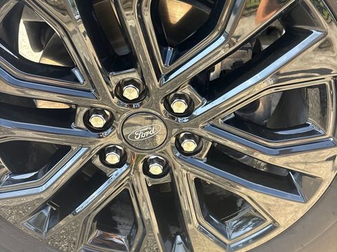 Used 2024 Ford F150 Lariat w/ FX4 Off-Road Package AWD/4WD image 9