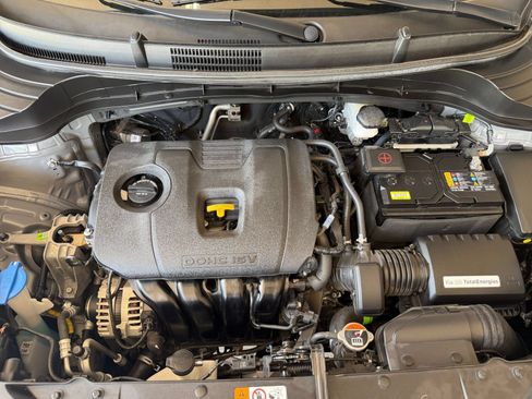 Used 2025 Kia Soul LX w/ LX Technology Package FWD image 27