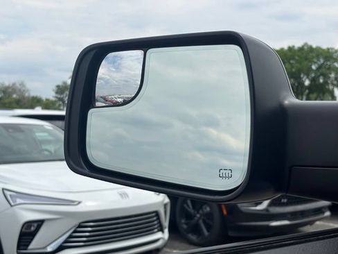 Used 2022 RAM 1500 Big Horn AWD/4WD image 33