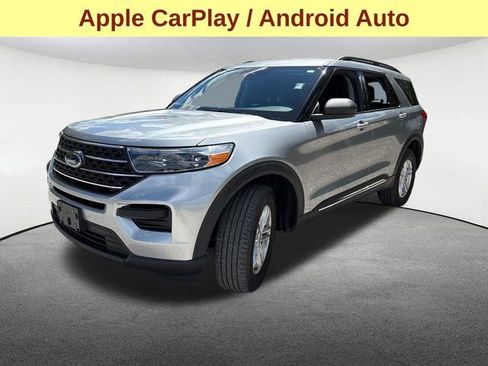Used 2023 Ford Explorer XLT AWD/4WD image 4