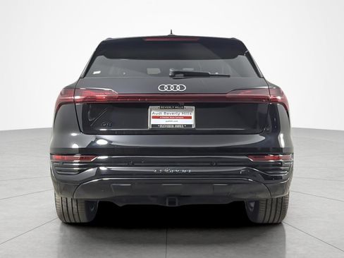 Used 2024 Audi Q8 e-tron Premium Plus AWD/4WD image 4