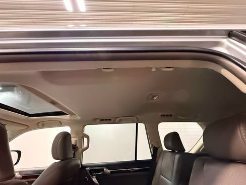 Used 2017 Lexus GX 460 Luxury AWD/4WD image 51