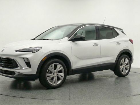 Used 2025 Buick Encore GX Preferred FWD image 3