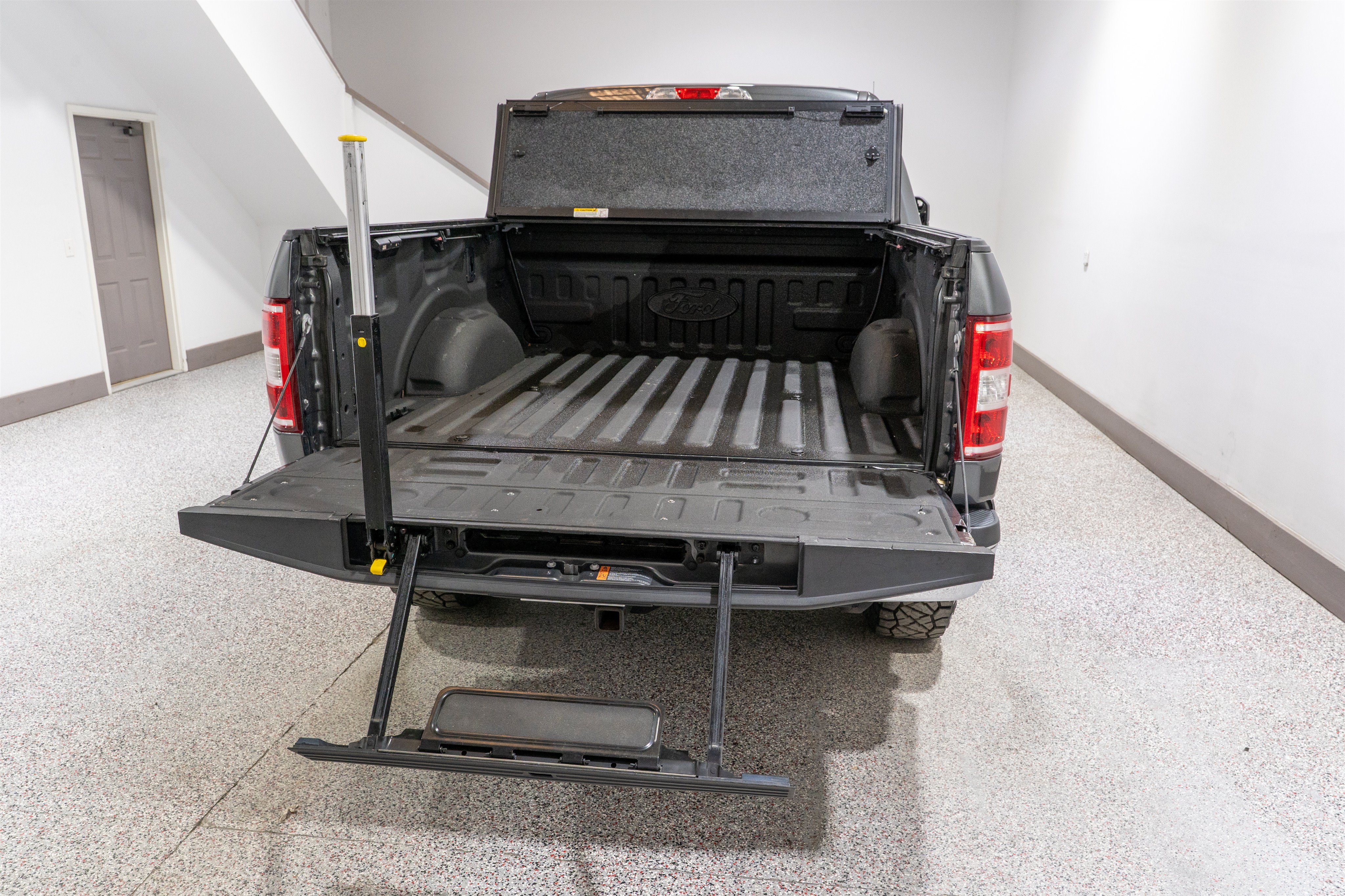 Used 2019 Ford F150 XLT w/ Equipment Group 302A Luxury AWD/4WD image 12