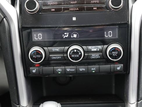 Used 2022 Subaru Ascent Limited w/ Technology Package AWD/4WD image 22