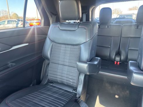 Used 2025 Ford Explorer ST-Line image 14