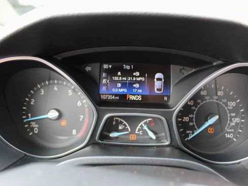 Used 2015 Ford Focus Titanium FWD image 14