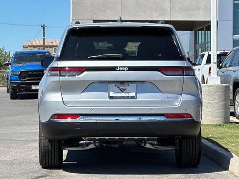 New 2025 Jeep Grand Cherokee Laredo X image 8