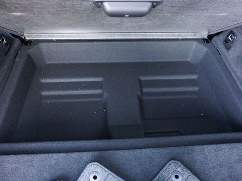 Used 2017 Volvo XC90 T5 Momentum w/ Convenience Package image 17