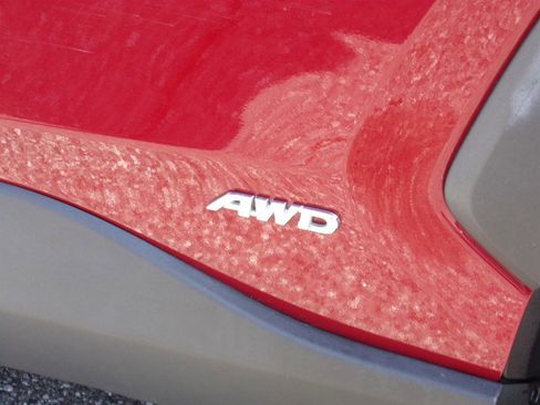 Used 2022 Toyota RAV4 XLE w/ Convenience Package image 10