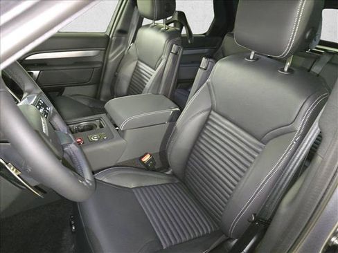 New 2026 Land Rover Discovery Limited Edition AWD/4WD image 16
