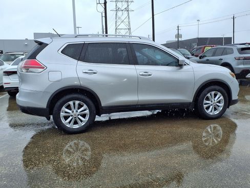 Used 2014 Nissan Rogue SV FWD image 25