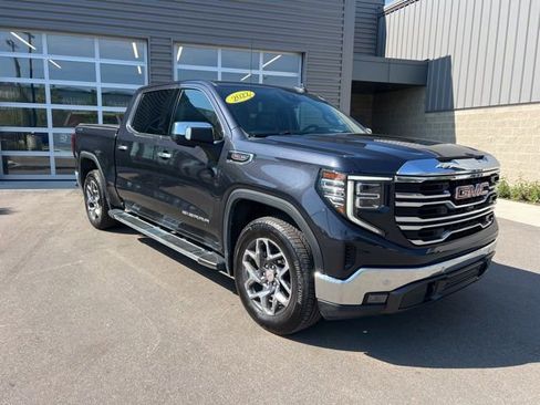Used 2022 GMC Sierra 1500 SLT w/ SLT Premium Package AWD/4WD image 3