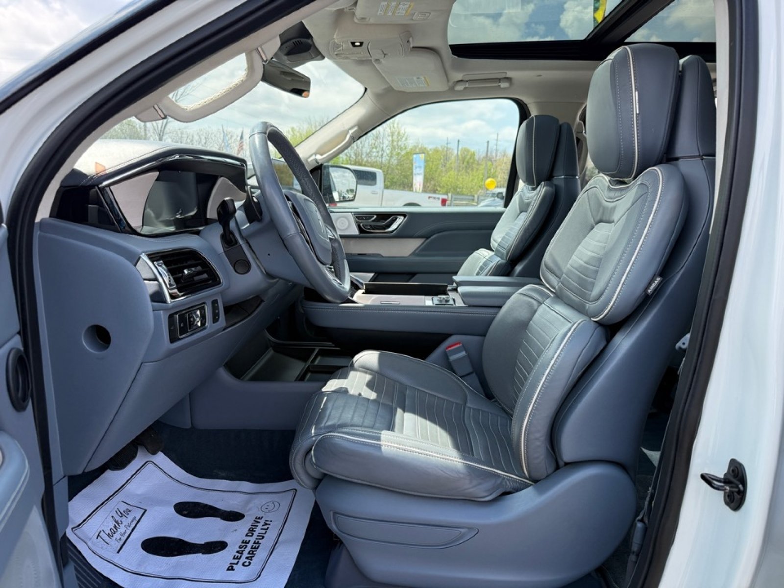 Used 2023 Lincoln Navigator L Black Label AWD/4WD image 30