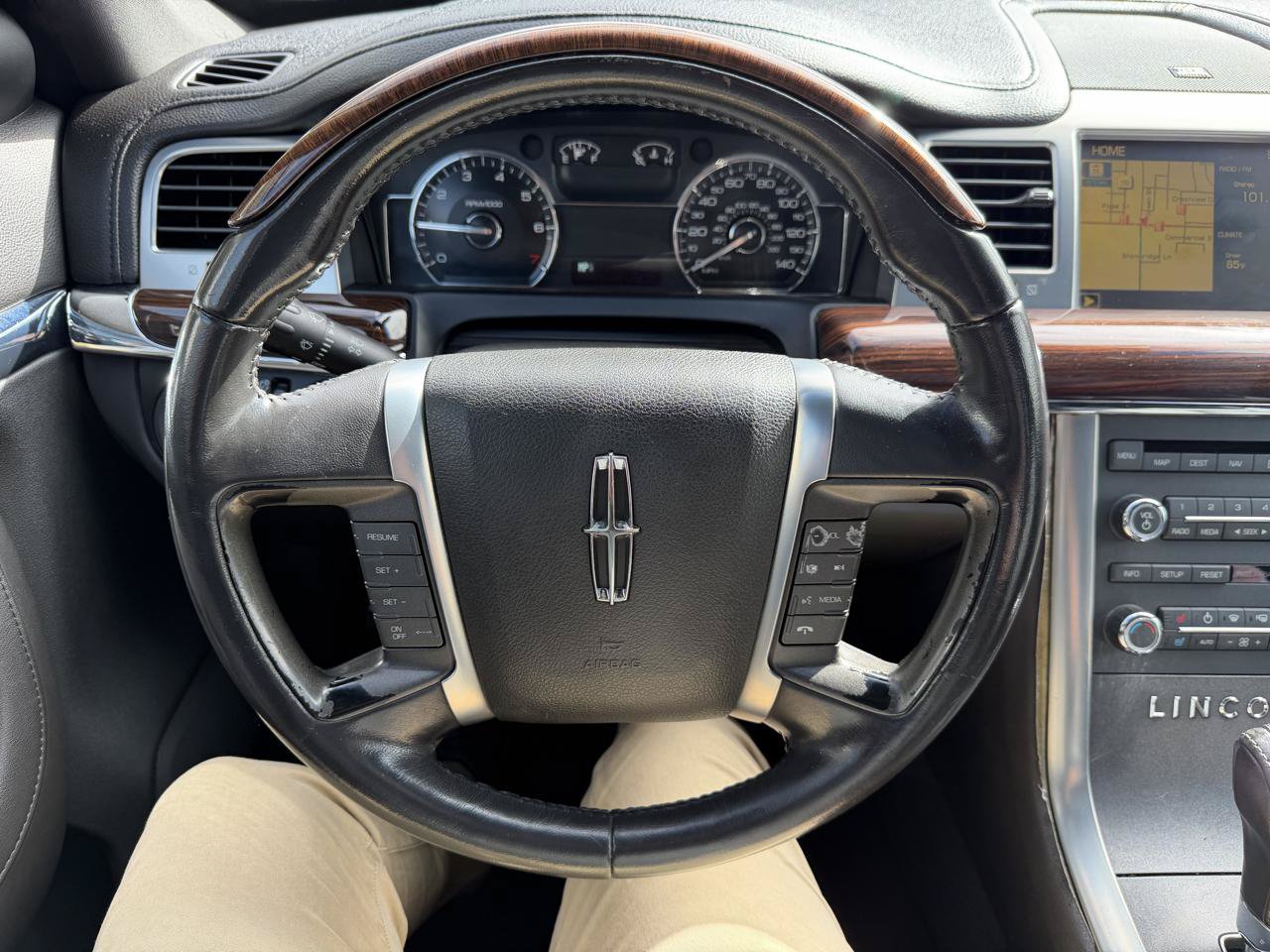 Used 2009 Lincoln MKS AWD image 24