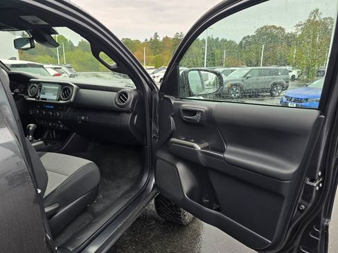 Used 2023 Toyota Tacoma TRD Off-Road w/ Technology Package image 42