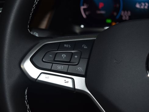 New 2026 Volkswagen Atlas SE image 7