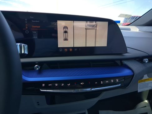 New 2026 Cadillac Optiq Luxury 1 image 23