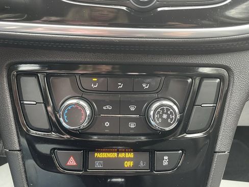 Certified 2021 Buick Encore Preferred image 30