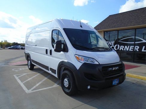 Used 2025 RAM ProMaster 2500 w/ Convenience Group image 1
