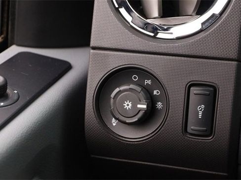 Used 2011 Ford F350 XLT w/ XLT Premium Pkg image 18