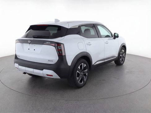 Used 2025 Nissan Kicks SV AWD/4WD image 9