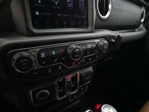 Used 2021 Jeep Wrangler Unlimited Sahara image 20