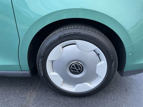 Used 2025 Volkswagen ID. Buzz 1st Edition image 8