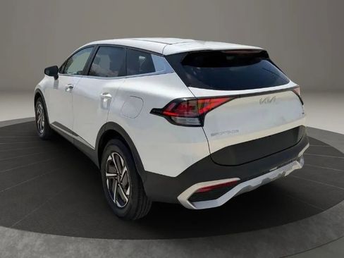 Used 2023 Kia Sportage LX AWD/4WD image 5