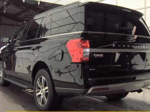 Used 2024 Ford Expedition XLT image 4