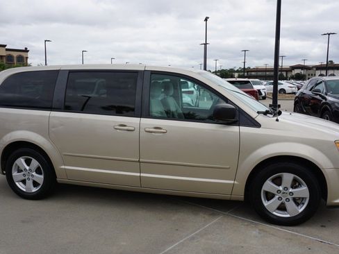 Used 2013 Dodge Grand Caravan SE image 4