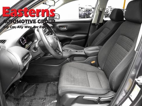 Used 2023 Honda HR-V LX image 13