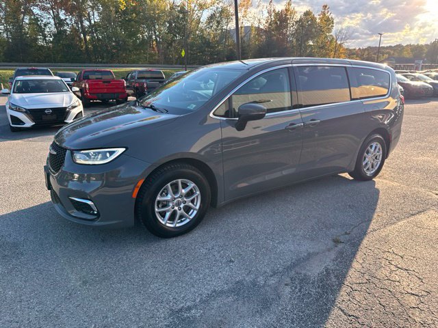 Used 2023 Chrysler Pacifica Touring-L FWD image 31