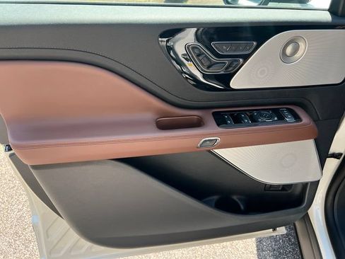 New 2026 Lincoln Aviator Reserve AWD/4WD image 11