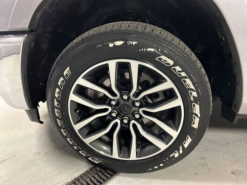 Used 2025 RAM 1500 Limited AWD/4WD image 9