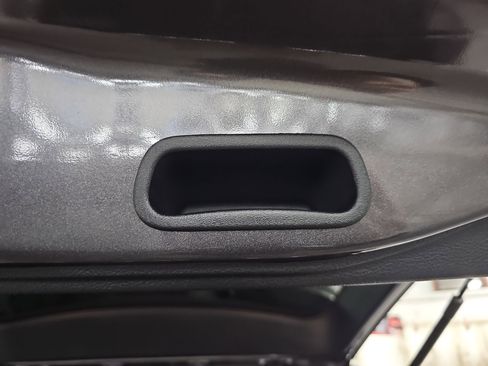 Used 2021 Jeep Grand Cherokee Limited image 13