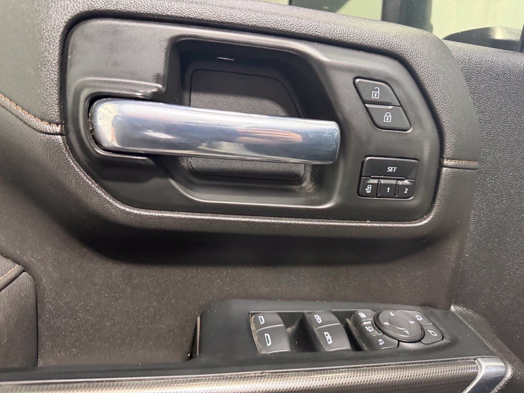 Used 2023 GMC Sierra 2500 AT4 w/ AT4 Preferred Package AWD/4WD image 13
