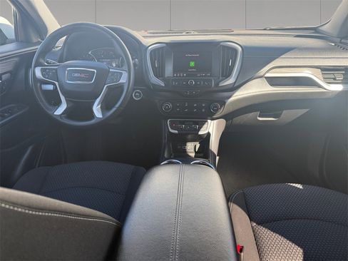 Used 2024 GMC Terrain SLE image 12