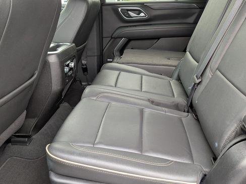 Used 2024 GMC Yukon SLT AWD/4WD image 14