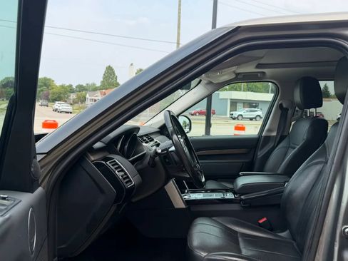 Used 2017 Land Rover Discovery HSE AWD/4WD image 17