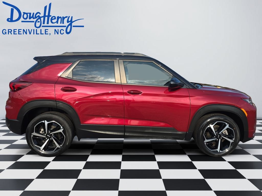 Used 2022 Chevrolet TrailBlazer RS w/ Technology Package FWD image 6