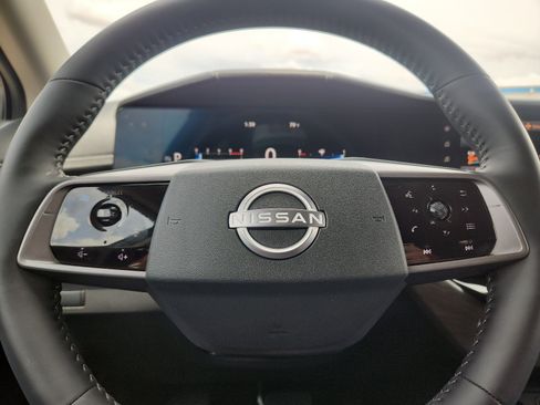Used 2025 Nissan Murano SV AWD/4WD image 19