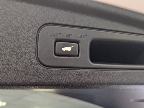 Used 2025 Acura MDX SH-AWD w/ Technology Package image 32