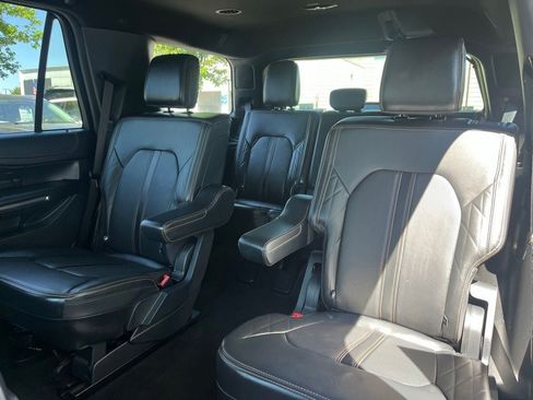 Used 2023 Ford Expedition Platinum AWD/4WD image 14