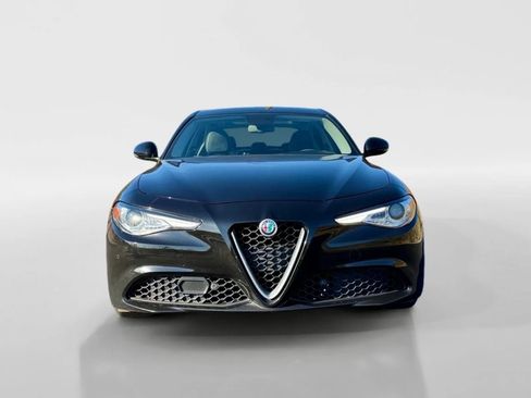 Used 2018 Alfa Romeo Giulia Ti image 8