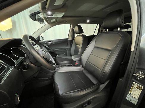 Used 2020 Volkswagen Tiguan S image 10
