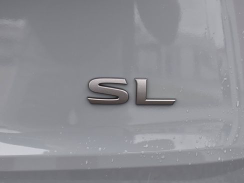 Used 2025 Nissan Rogue SL FWD image 9