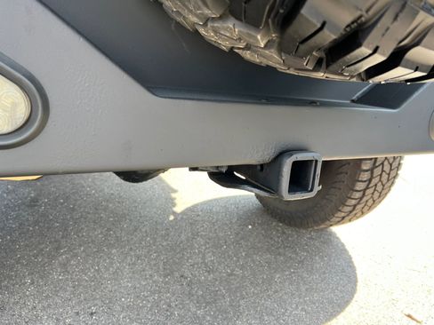 Used 2015 Jeep Wrangler Unlimited Rubicon w/ Dual Top Group AWD/4WD image 28